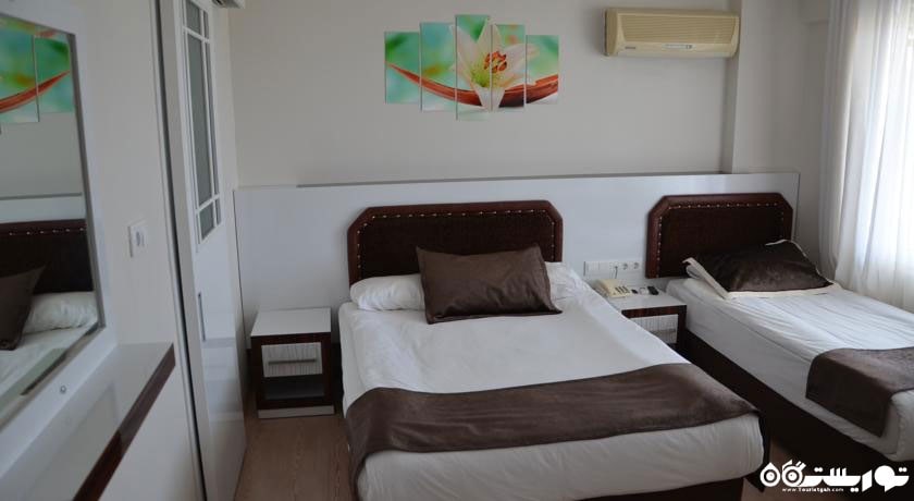 تخت های اتاق تریپل	